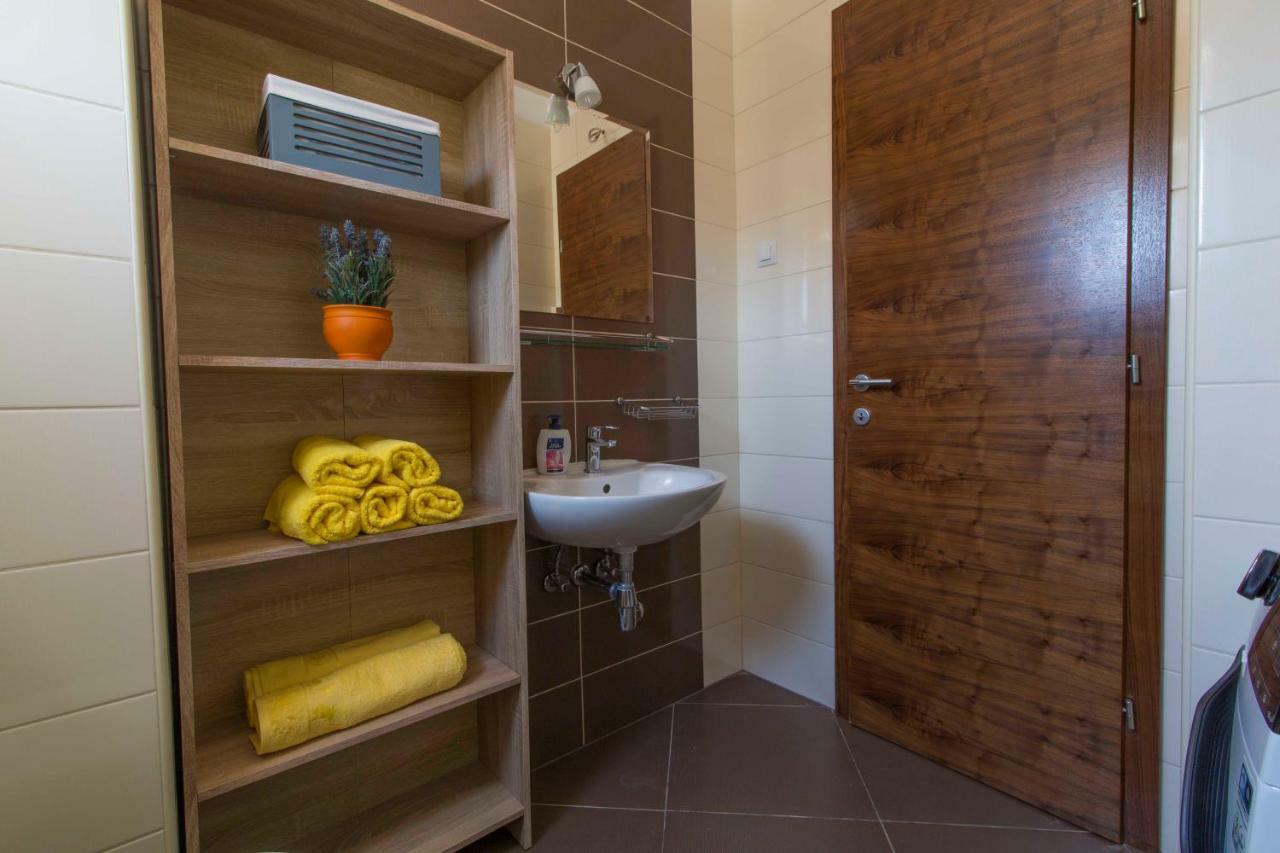 Apartman s bazenom u centru Apartment Makarska Exterior foto