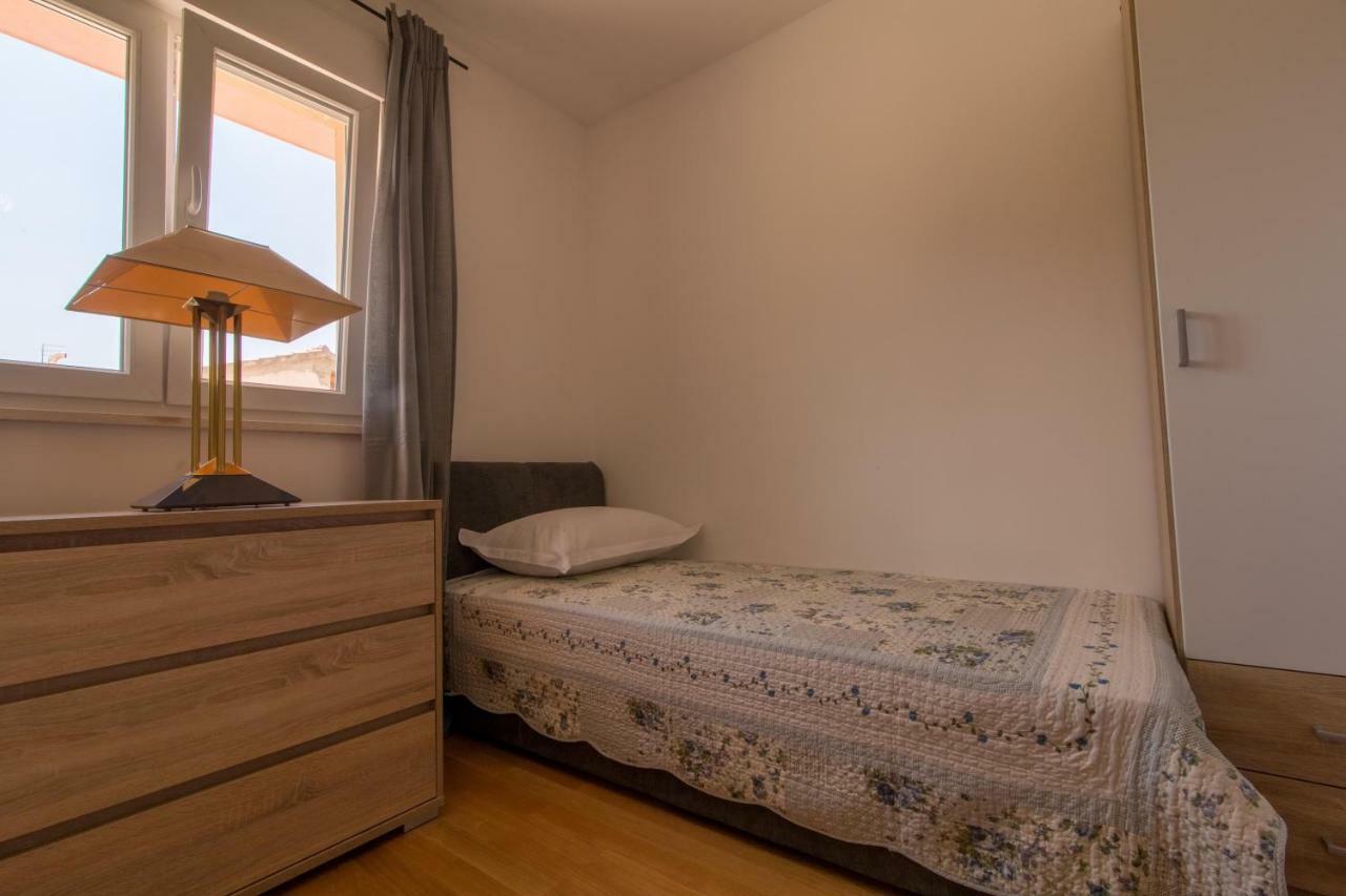Apartman s bazenom u centru Apartment Makarska Exterior foto