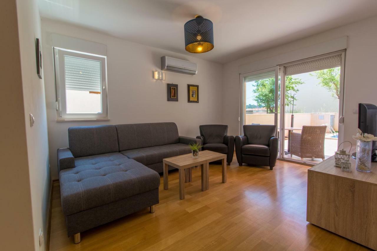 Apartman s bazenom u centru Apartment Makarska Exterior foto