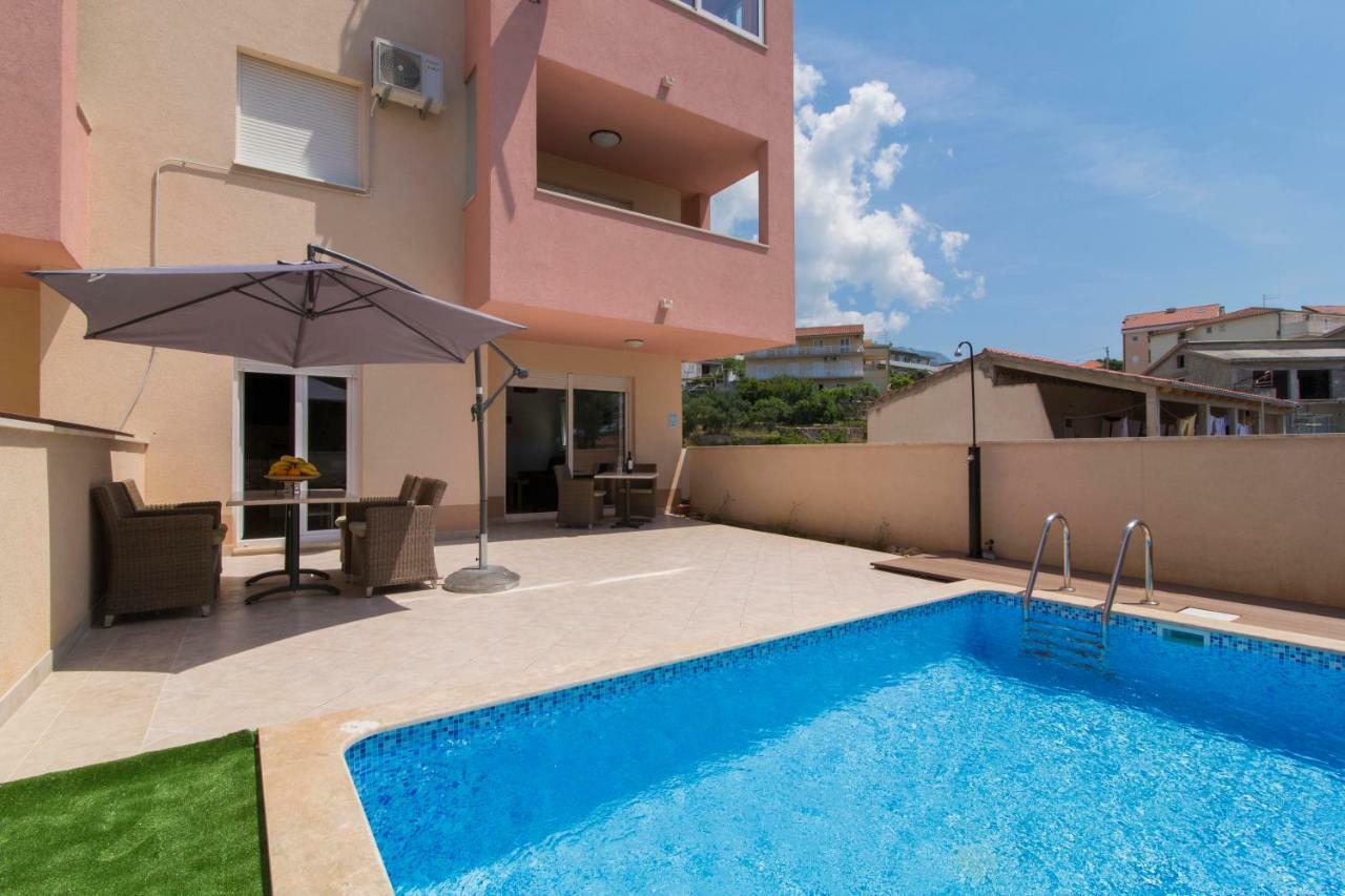 Apartman s bazenom u centru Apartment Makarska Exterior foto